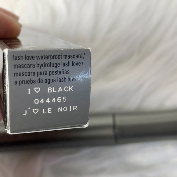 Mary Kay Waterproof Mascara - Picture 3 of 3